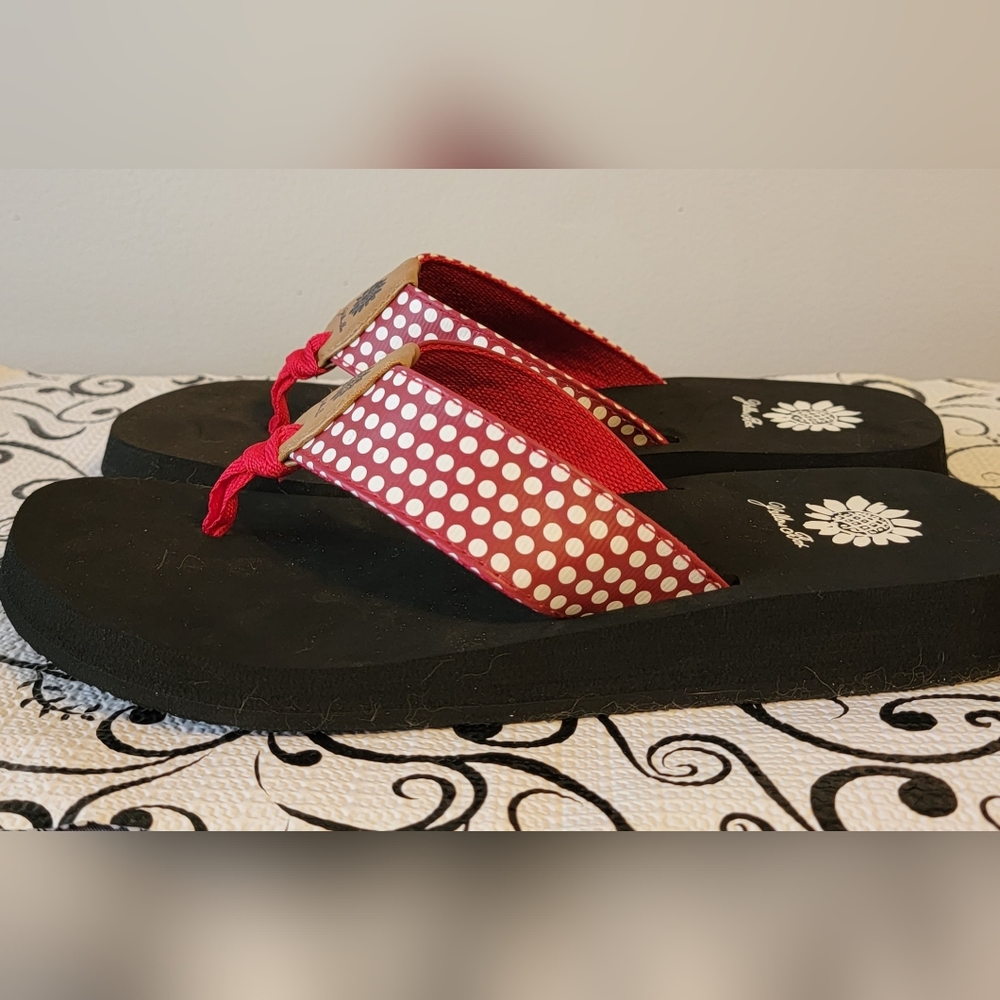 NWT! Yellowbox FROMY Red Polka Dot flip flops Yellow Box Sandals beach Summer - Picture 6 of 9